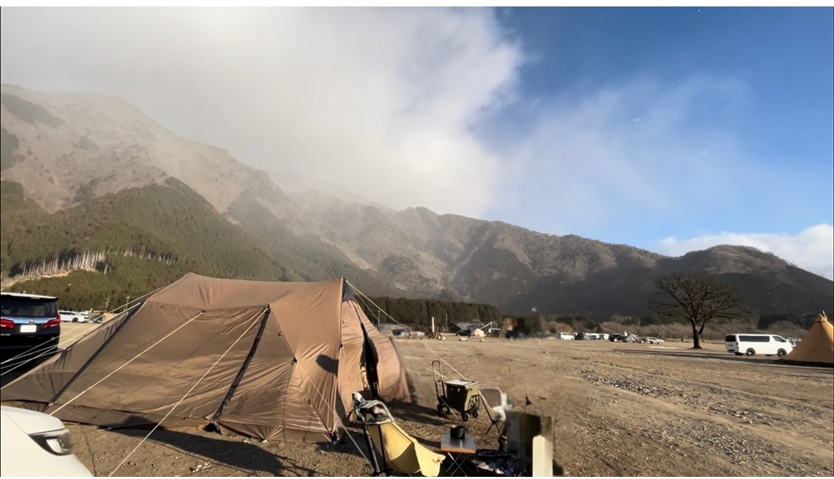 大きなテントで3世帯冬キャンプ。防災のヒントがありました。